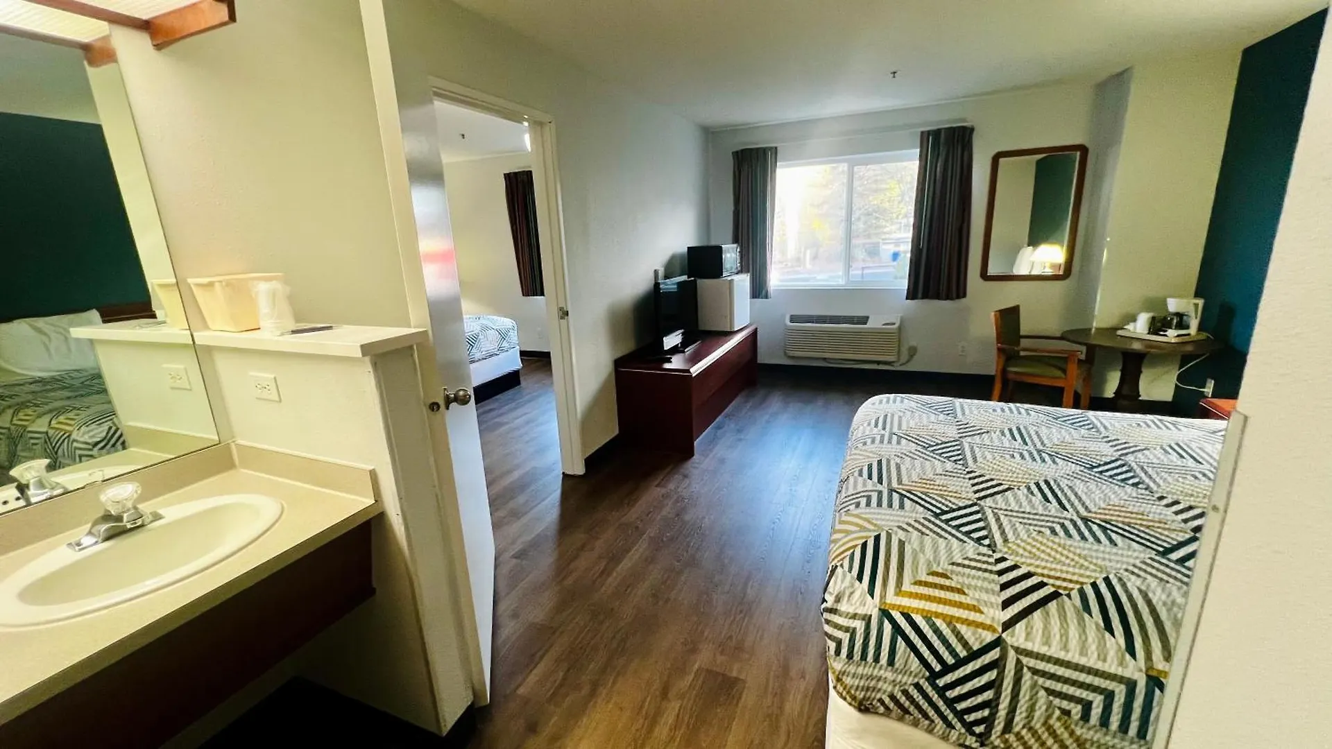 Studio 6 Suites Portland, Or Downtown Ohsu Hotel Portland